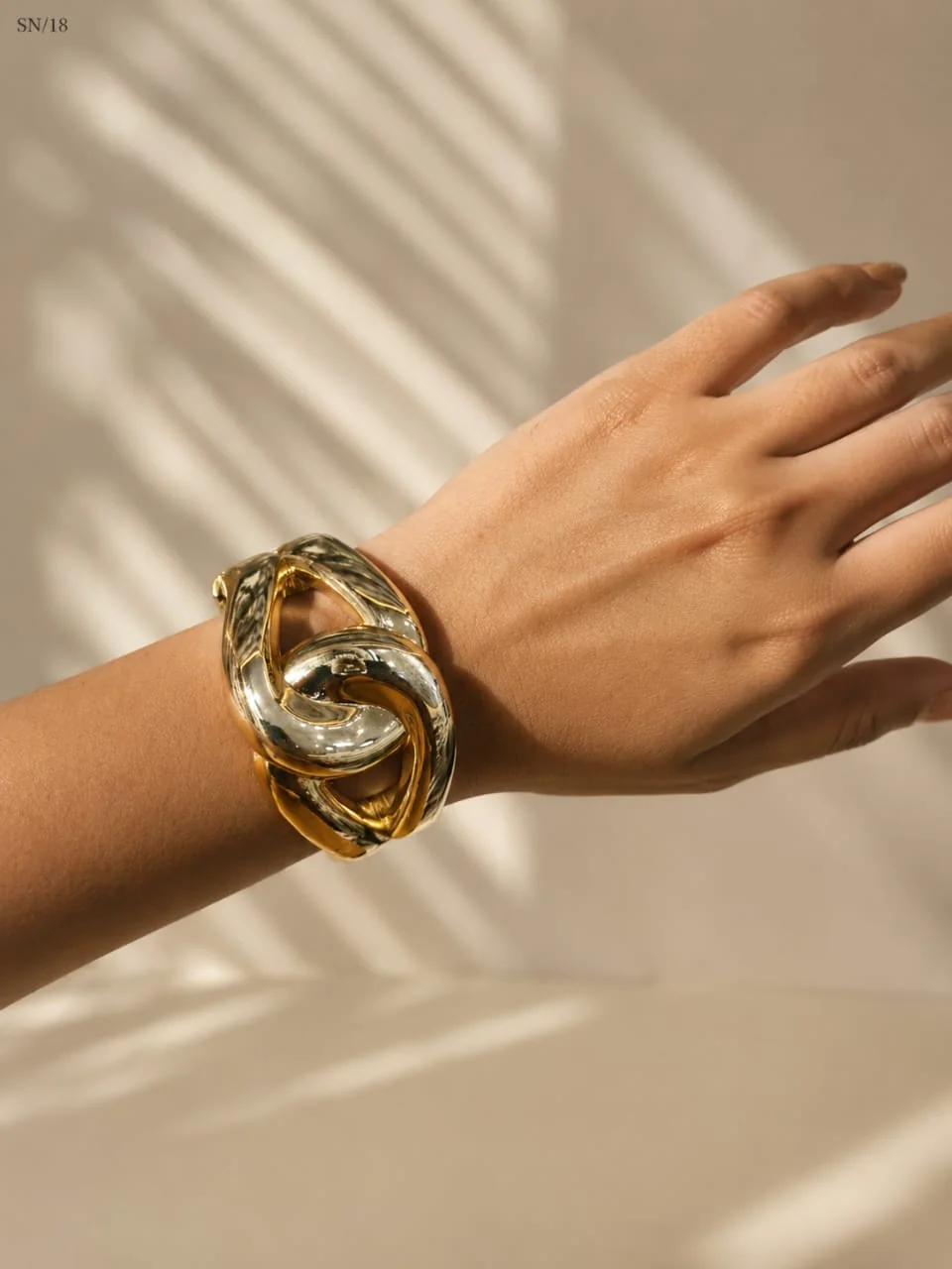 Bracelets 18