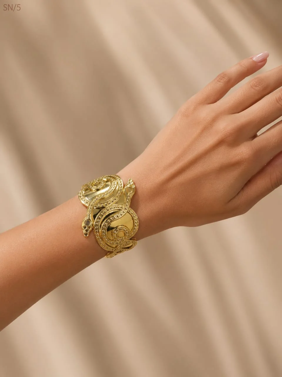 Bracelets 33