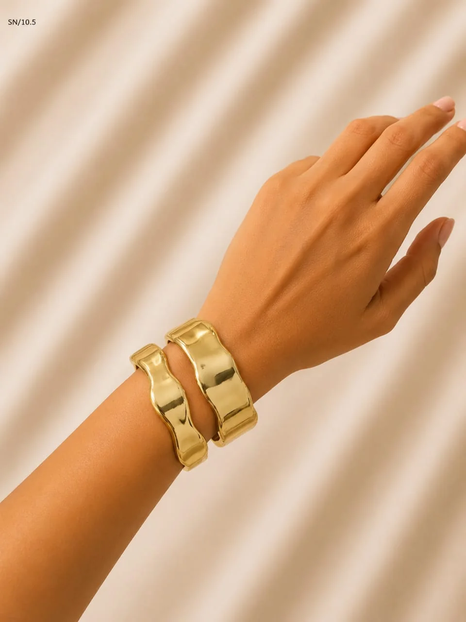 Bracelets 37