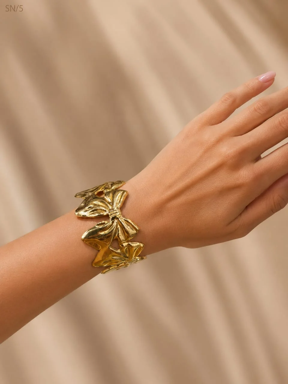 Bracelets 31